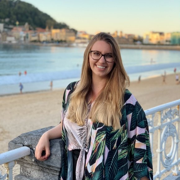 Meet your Posher, Chloe's Closet! - Picture 5 of 11